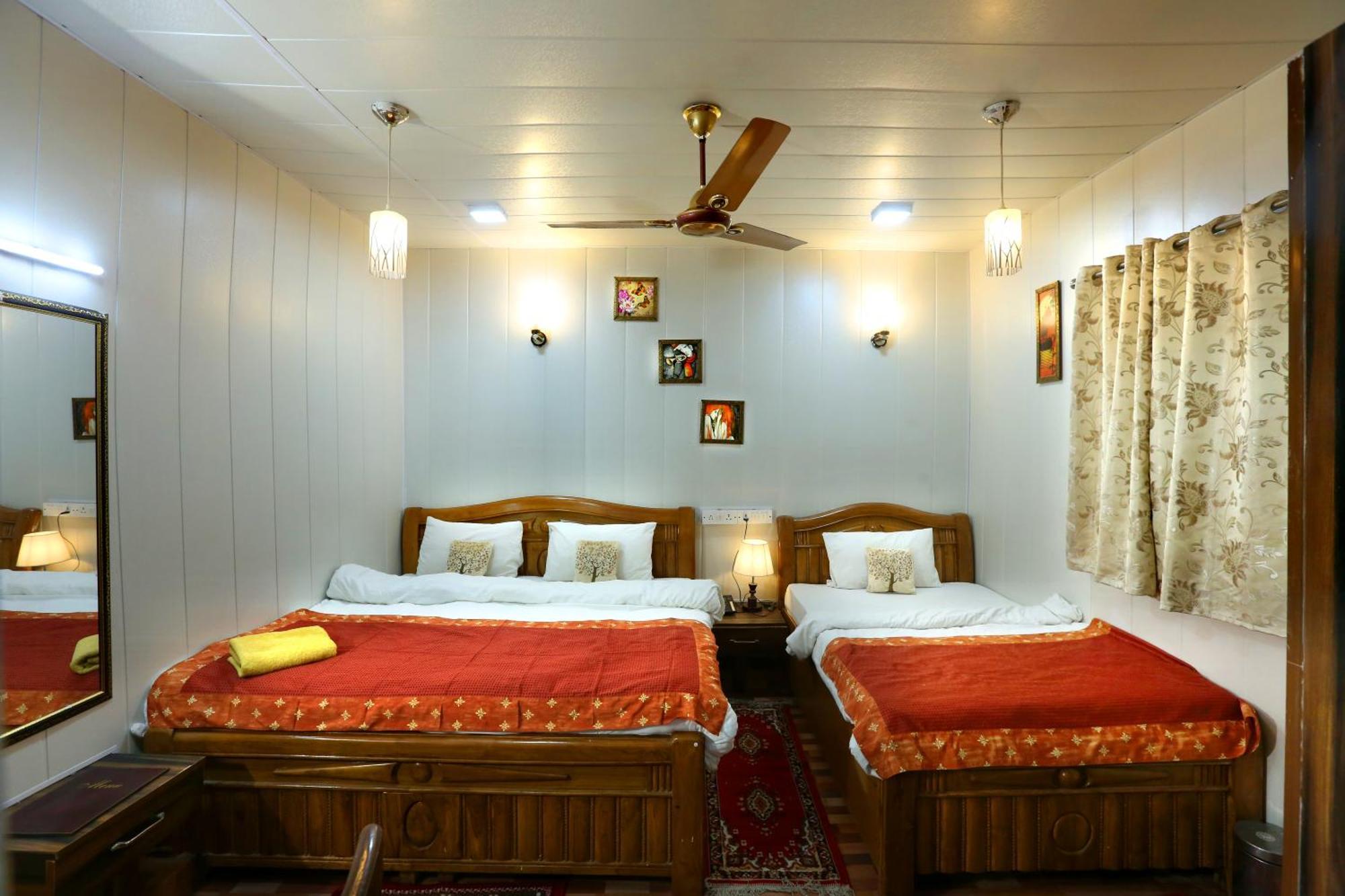 Golden Homestay New Delhi Exterior photo