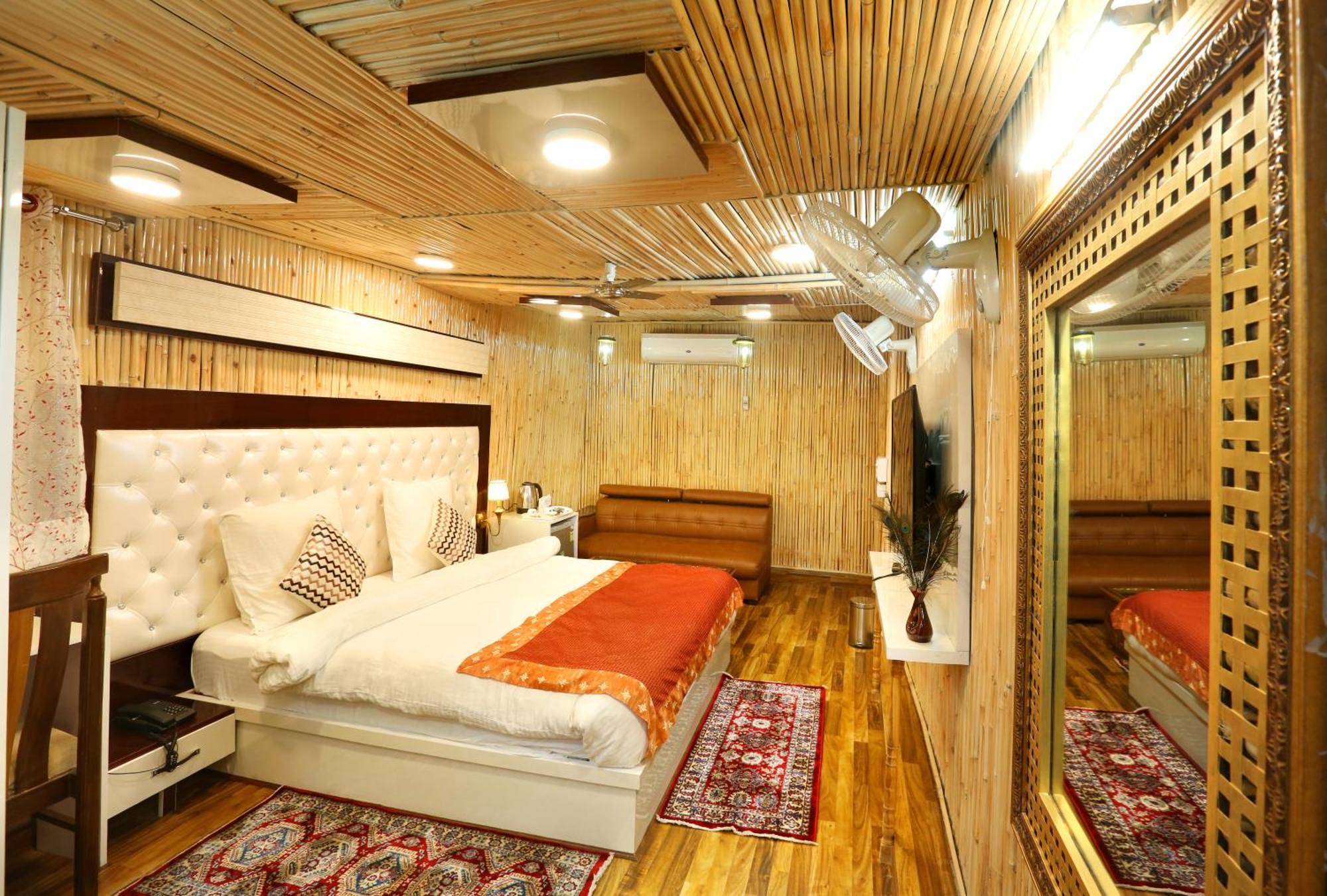 Golden Homestay New Delhi Exterior photo