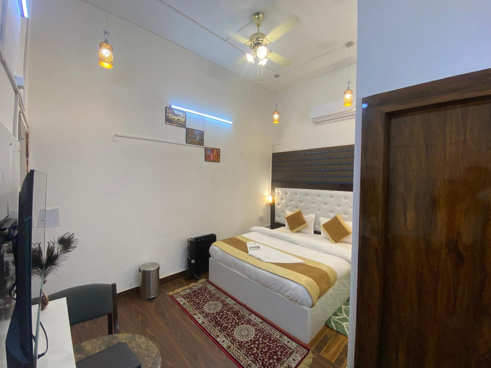 Golden Homestay New Delhi Exterior photo